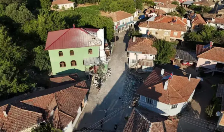 Sındırgı’da Deprem Fırtınası Devam Ediyor