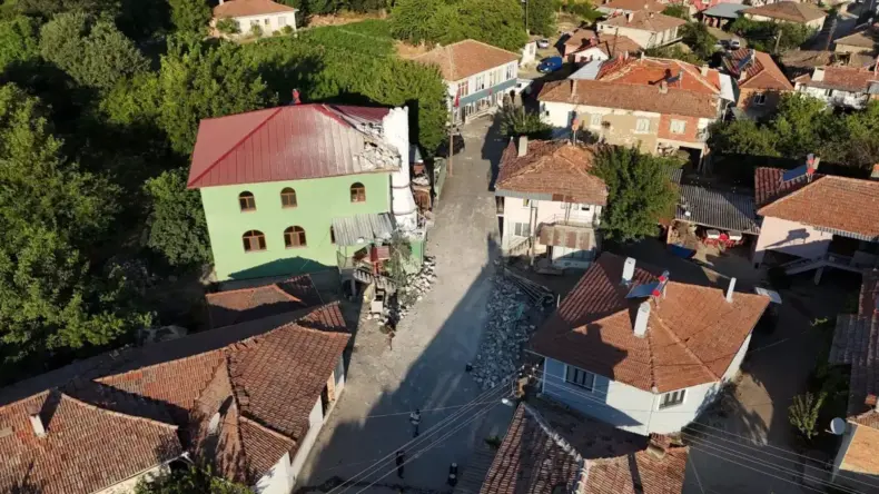 Sındırgı’da Deprem Fırtınası Devam Ediyor