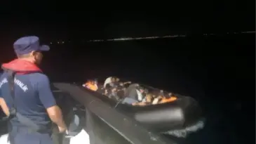 Ayvalık’ta 23 Düzensiz Göçmen Yakalandı