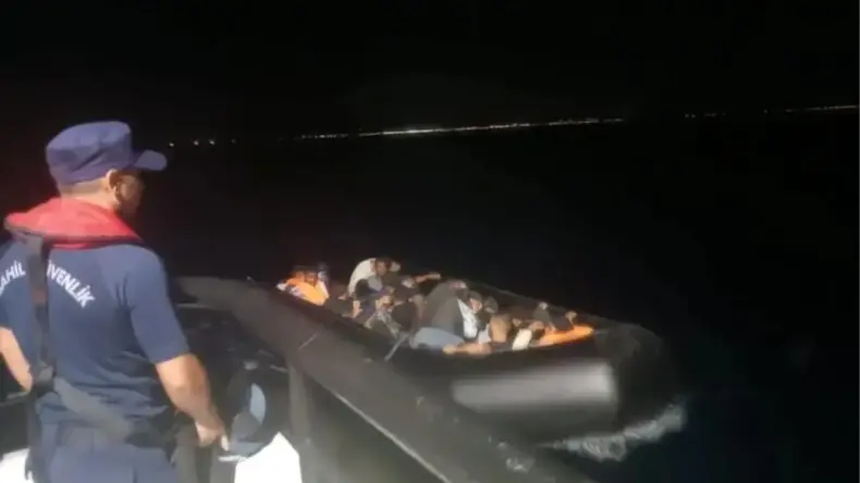 Ayvalık’ta 23 Düzensiz Göçmen Yakalandı