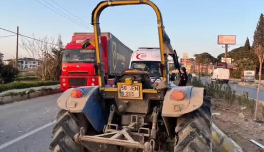 Gömeç’te Kamyon-Traktör Çarpışması: 2 Yaralı