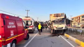 Balıkesir’de Kamyon-Traktör Çarpışması: 2 Yaralı